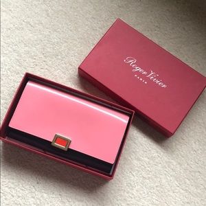 Roger Vivier wallet with Chain